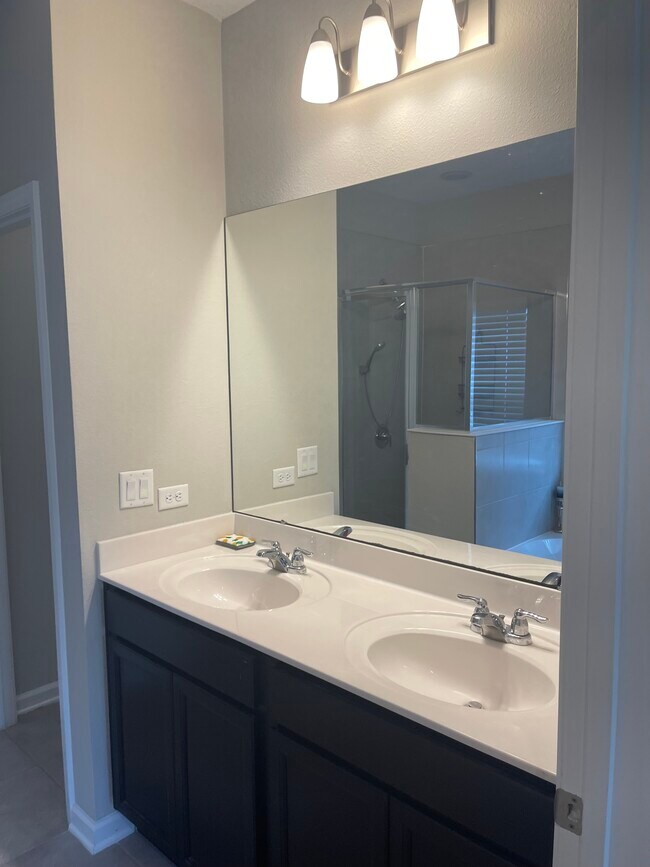 Building Photo - 4657 Greenbrook Ct