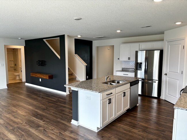 Building Photo - 7523 Game Bird St