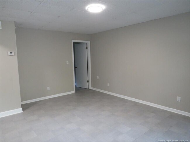 Foto del edificio - 210 Colonial Dr