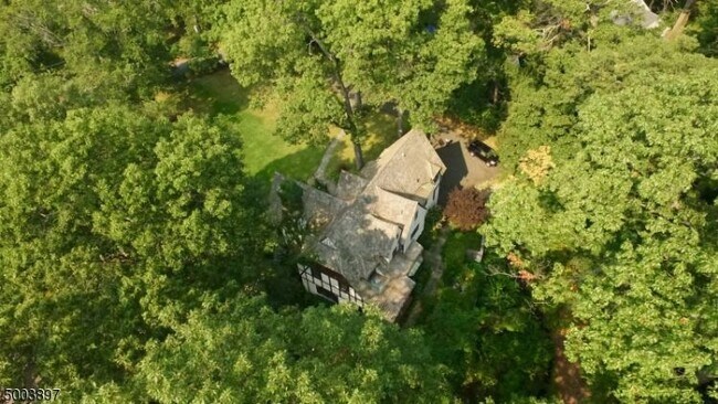 Building Photo - 30 Delwick Ln