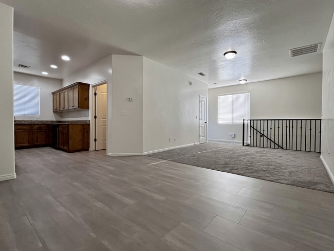 Building Photo - 1467 Clinton Way