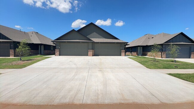 Foto del edificio - Welcome to Brand New Masonwood featuring this 3 Bedroom 2 Bath 2 Car Garage Duplex in a Great loc...