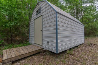 Building Photo - 14701 Cedar Ln Loop