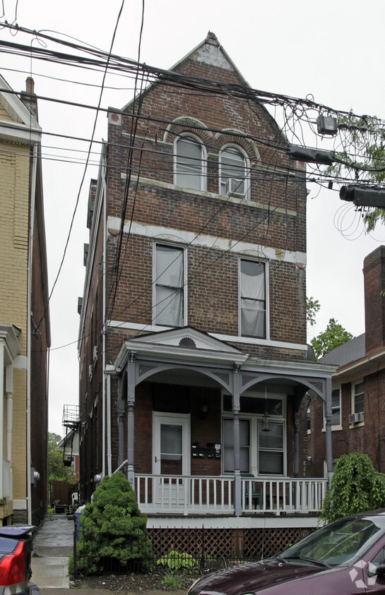 Building Photo - 215 Bosley St