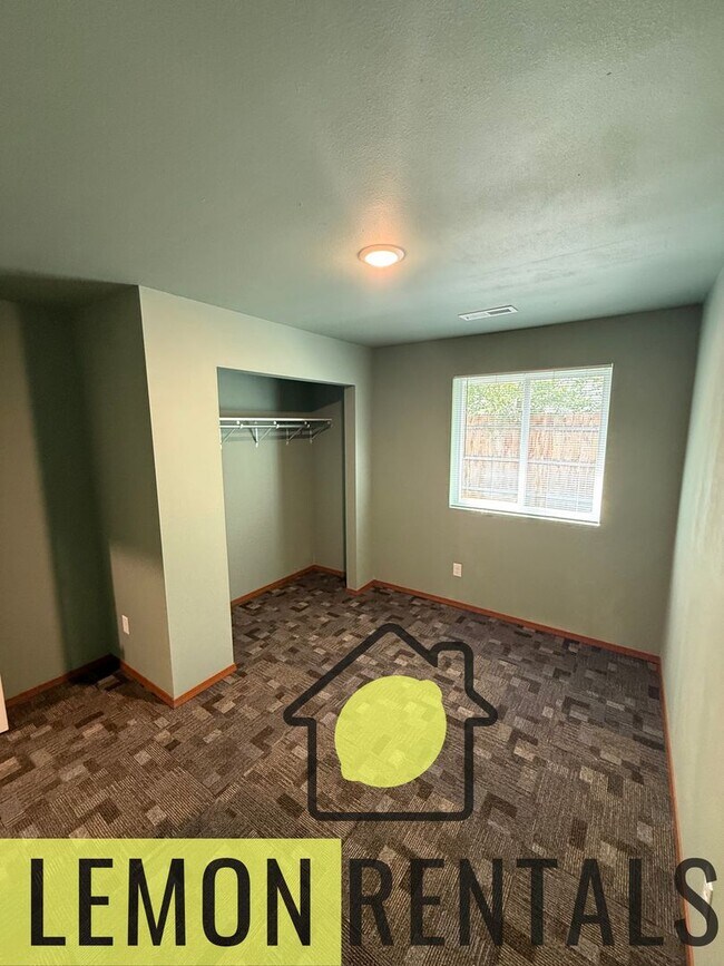 Foto del edificio - 107 N 9th St