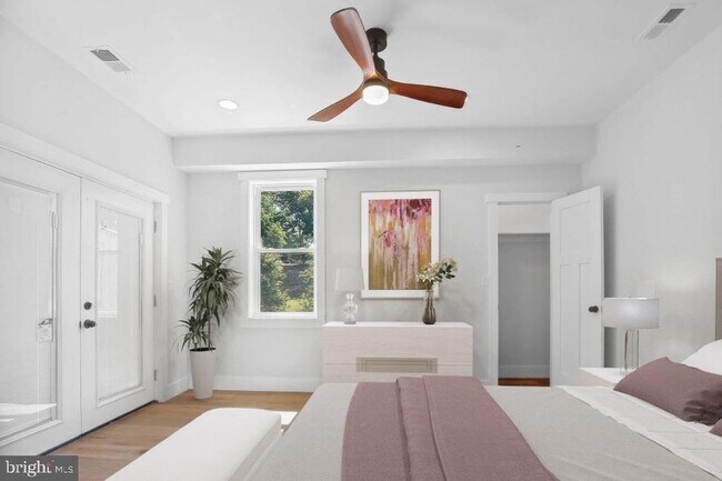 Foto del edificio - 1524 W Street SE Unit