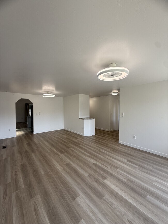 Building Photo - 6128 Thornbury Ct SE