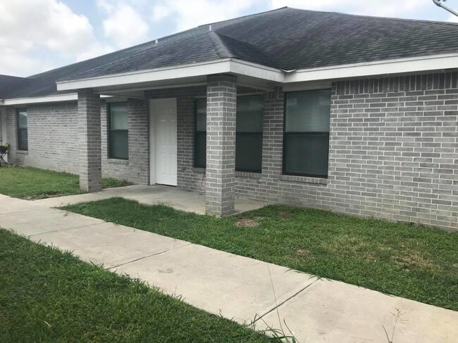 Building Photo - 1501 E Coyote St