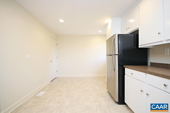 Building Photo - 1401 Forest Ridge Rd