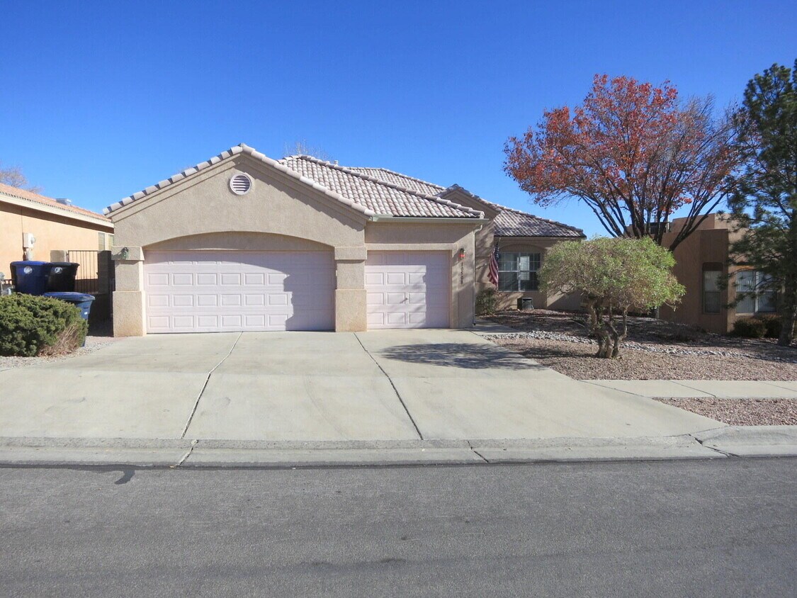 10508 Sorrento Dr NW, Albuquerque, NM 87114 House Rental in