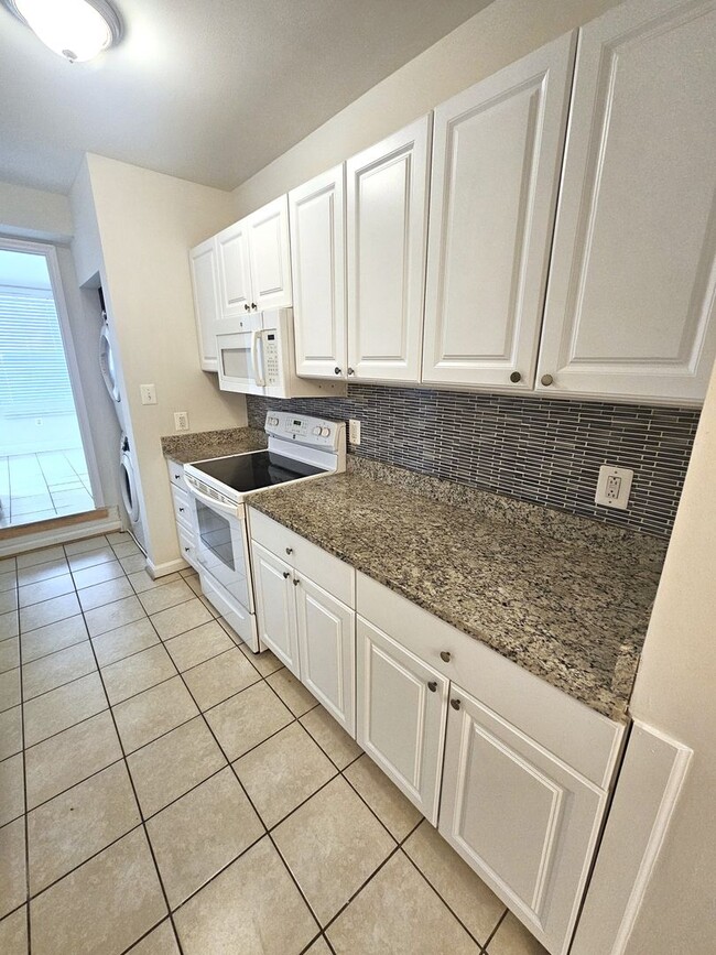 Foto del edificio - Cozy 2 BR 1.5 Ba Townhome by Patterson Park