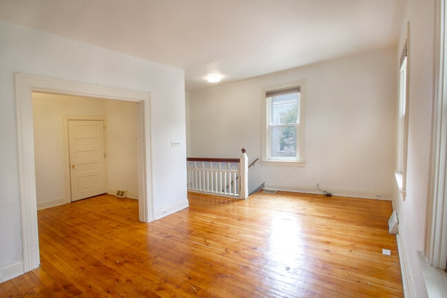 Building Photo - 426 Biddle Ave