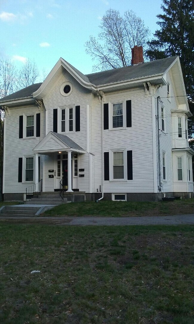 1 bedroom in Victorian - 167 Pleasant St