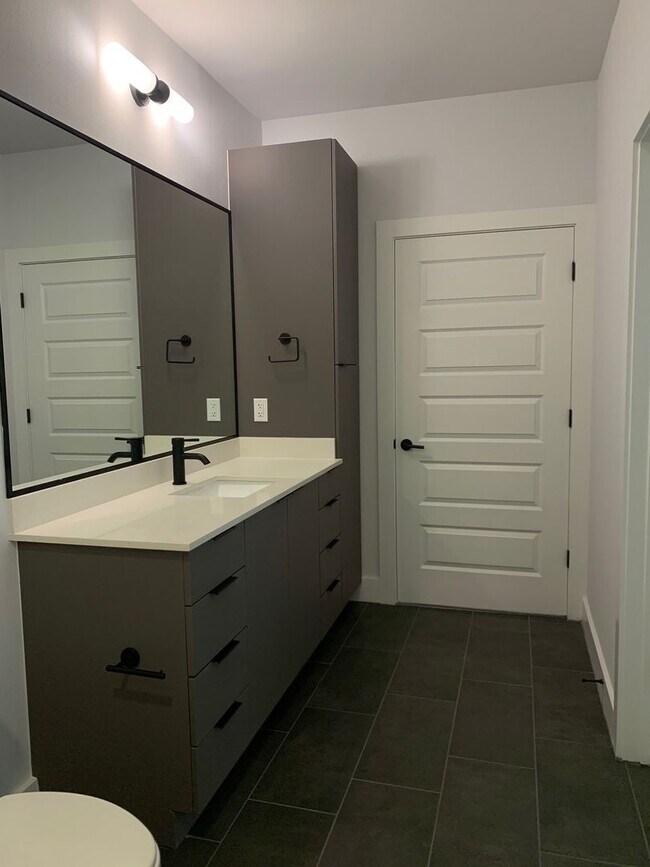 Foto del edificio - East Austin 1 Bedroom Condo