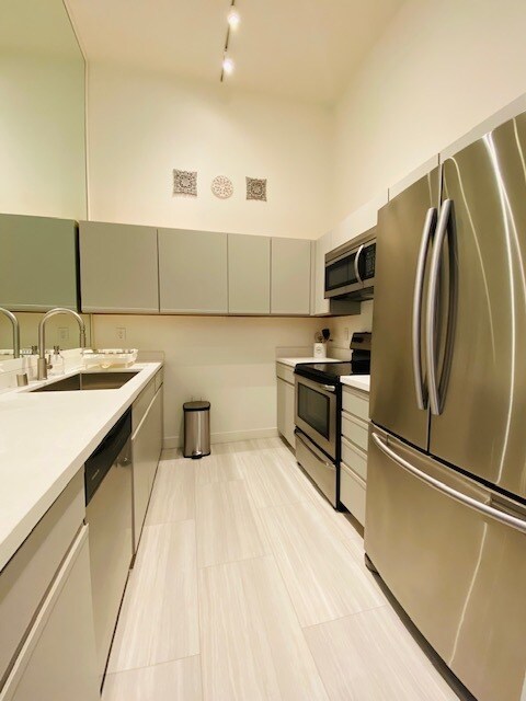 Foto del edificio - 355 Buena Vista Ave W