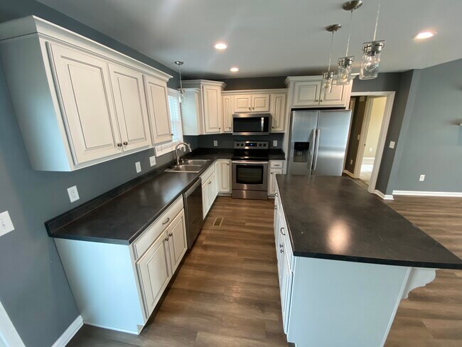 Building Photo - 1003 Jackson Heights Rd