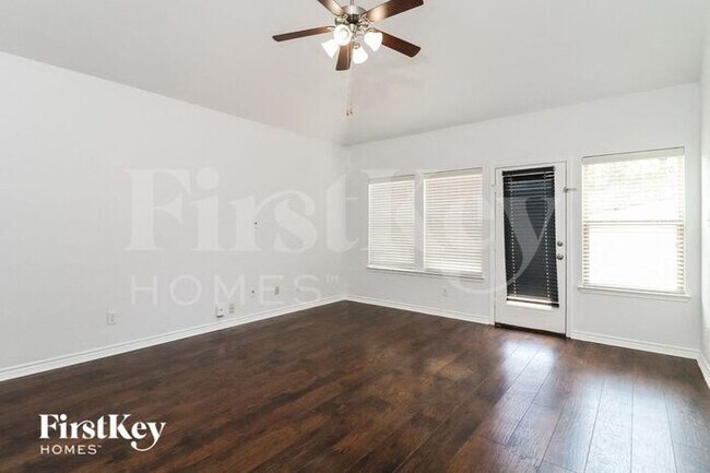 Foto del edificio - 6114 Barnacle Dr