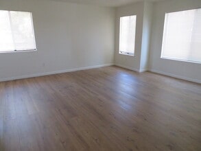 Building Photo - 3407 Mission Dr
