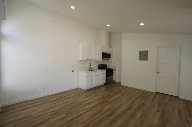 Building Photo - 26074 Bay Ave