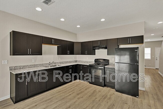 Building Photo - 6028 Carolines Ct