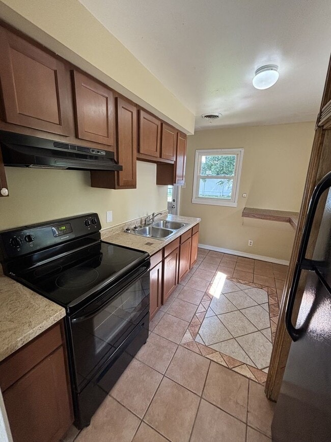Building Photo - 228 Arcadia Dr