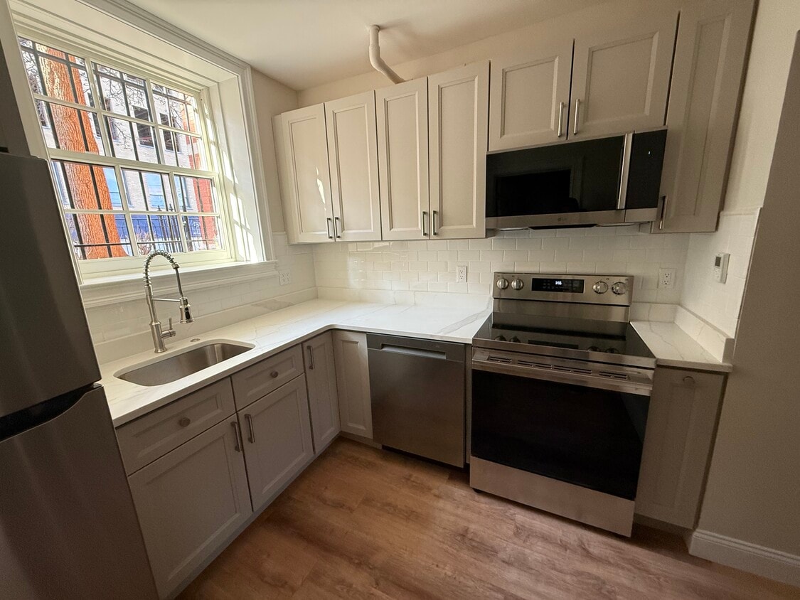 Photo - 37 Kirk St (Lowell, MA)