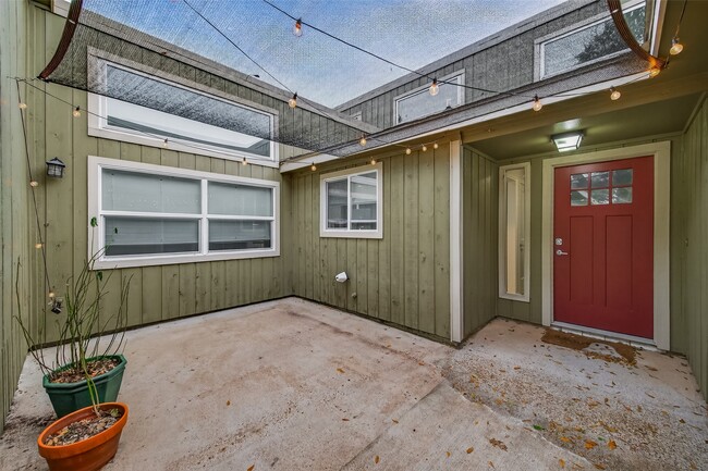 Building Photo - 1226 Crossfield Dr