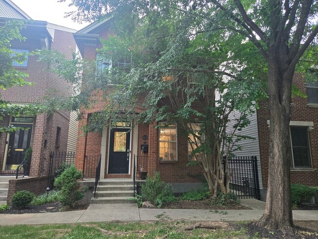 Foto del edificio - 929 Weninger Cir