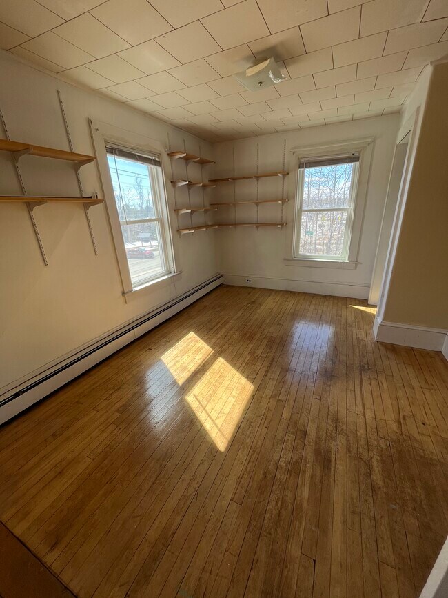 114 Park St Unit 2, Orono, ME 04473 Apartments in Orono, ME