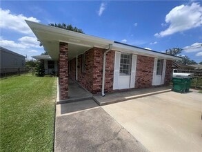 Building Photo - 210 Transcontinental Dr