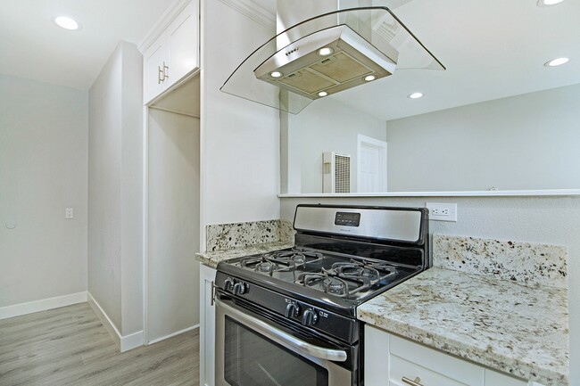 Photo - Ellis Street Duplex Apartment