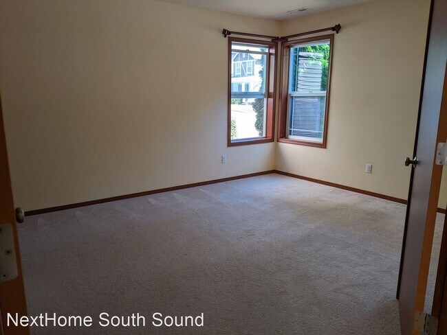 Foto del edificio - 4 br, 3 bath House - 1563 Burnside Place