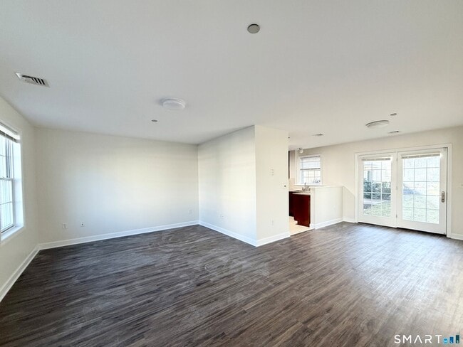 Building Photo - 17 Rockfield Dr