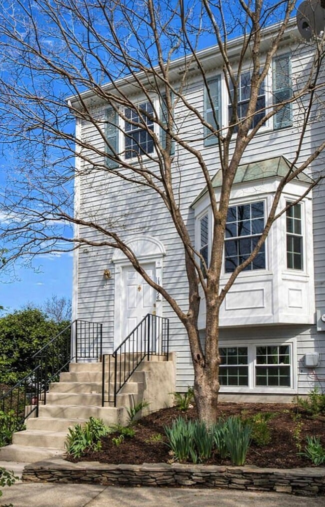 Building Photo - 13998 New Braddock Rd