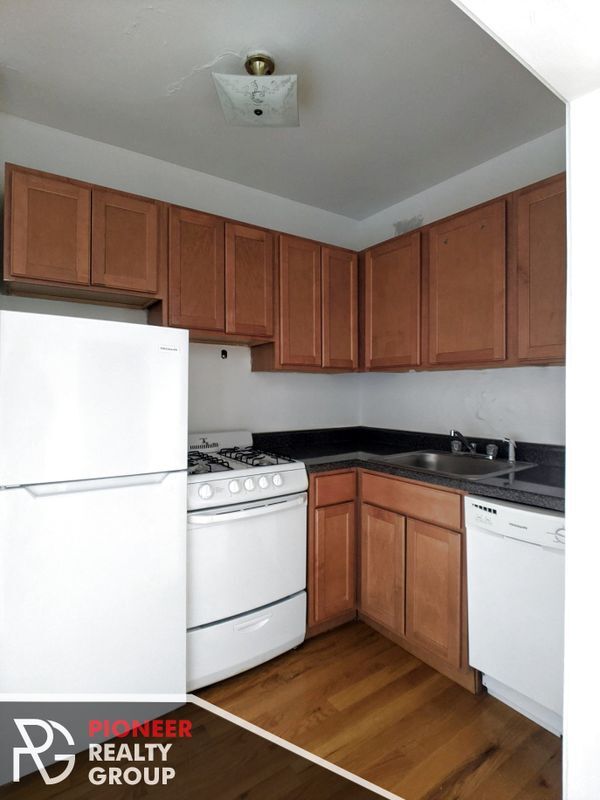 Foto del edificio - 739 W Belmont Ave