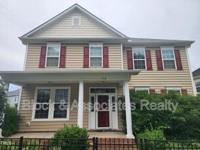 Building Photo - 708 Moonbeam Dr