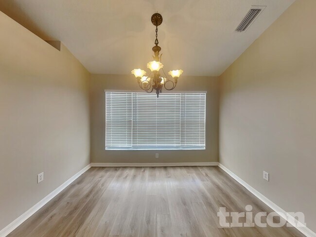 Building Photo - 29250 Yarrow Dr