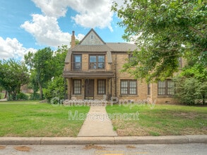 Building Photo - 2301 N Florida Ave