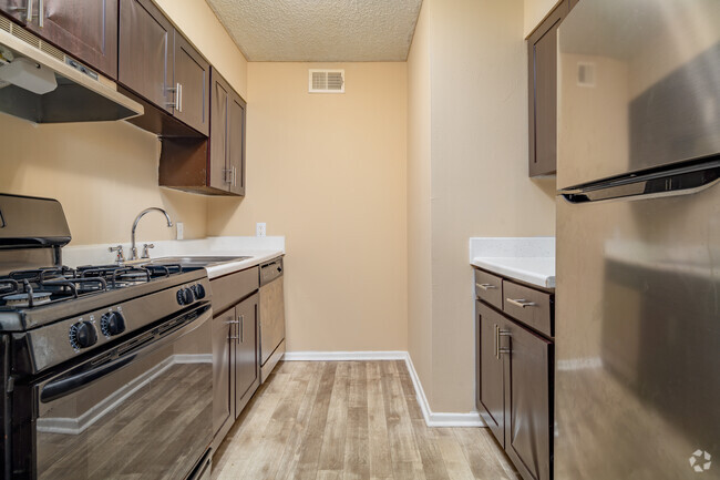 2HAB, 1BA - 870 ft² - Cocina - Robinson Manor Apartments