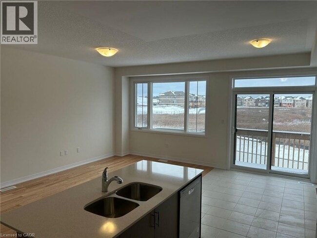 Building Photo - 400 Newman Dr