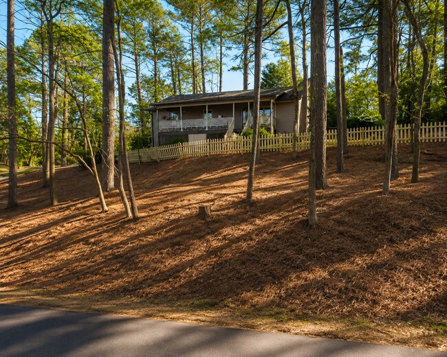 Foto del edificio - 3210 Glasco Dr