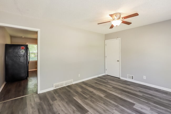 Foto del edificio - 6303 N Bellefontaine Ave