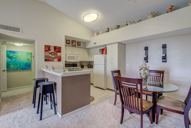 Foto del edificio - 13545 Eagle Ridge Dr