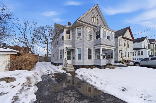 Foto del edificio - 107 Charles Ave