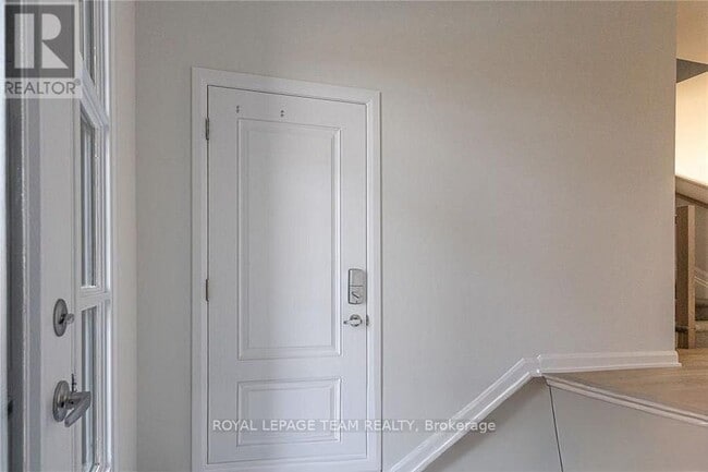 Photo du bâtiment - 915 Athenry Ct