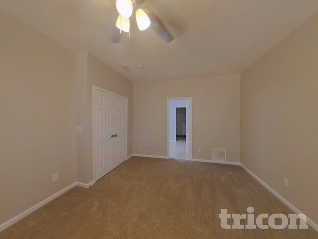 Foto del edificio - 42 Brookview Dr