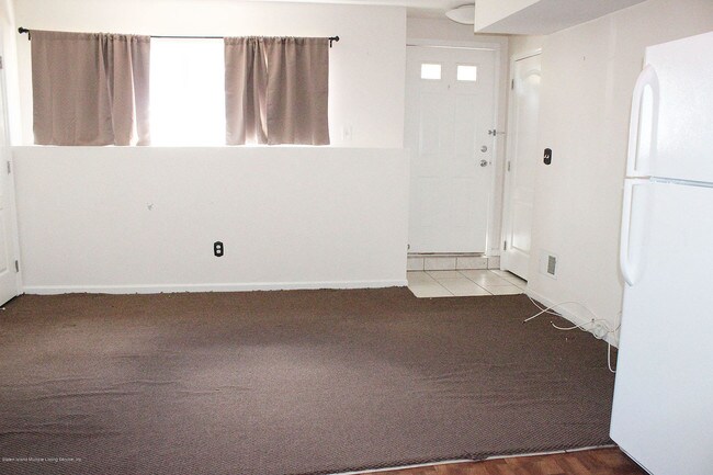 Building Photo - 40 Orbit Ln