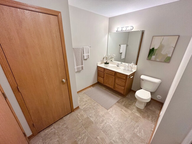 Building Photo - Tiverton Court Apartments