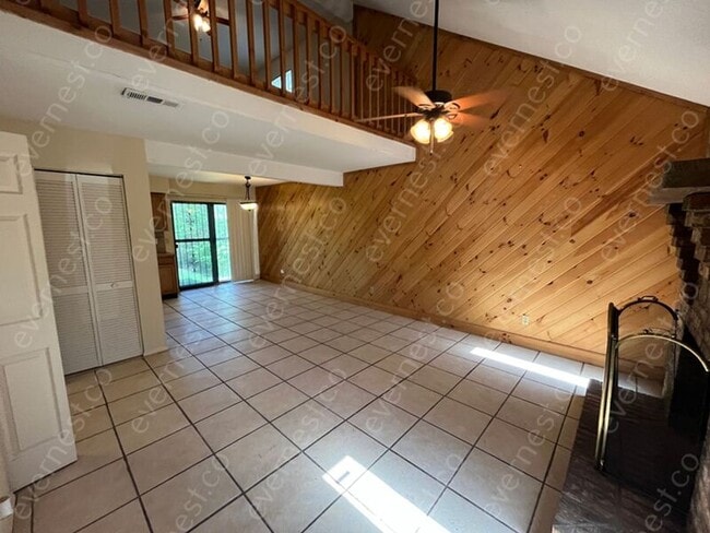 Building Photo - 3407 Maple Creek Ln
