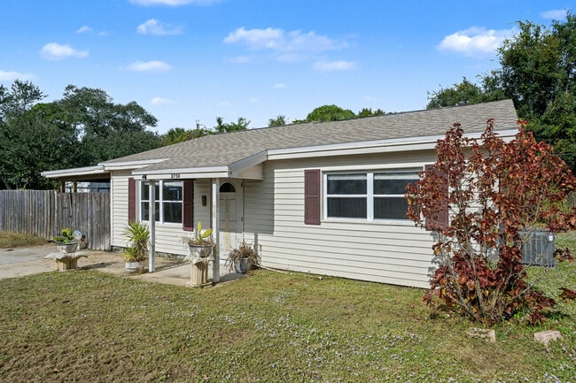 Building Photo - 2759 Myers Dr NE